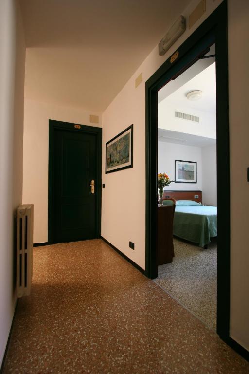 Albergo Adriana チェッレ・リーグレ エクステリア 写真