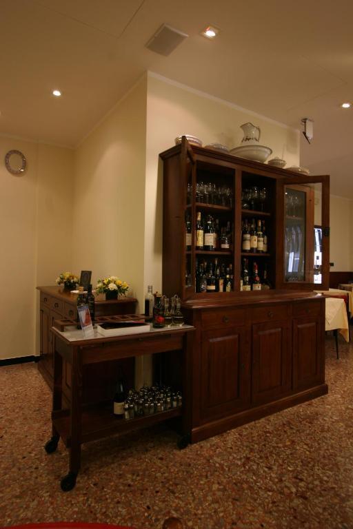 Albergo Adriana チェッレ・リーグレ エクステリア 写真