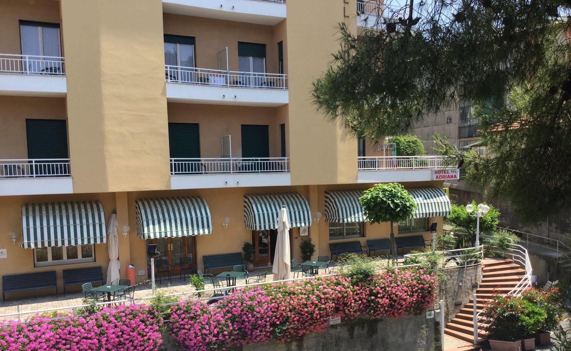 Albergo Adriana チェッレ・リーグレ エクステリア 写真